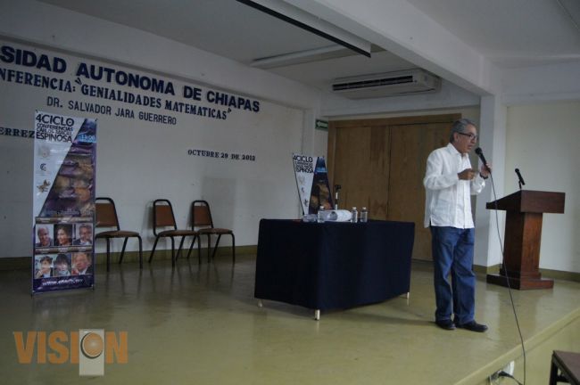 Imparte el Rector Salvador Jara conferencia en la Universidad Autónoma de Chiapas.