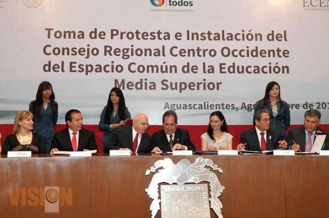 Asiste Jesús Sierra a instalación del consejo regional de la Educación Media Superior.
