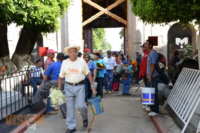 Saldo blanco, Día de Muertos en Morelia