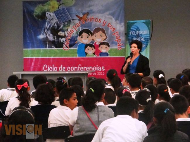 Estudiantes de primaria viajan al centro de la célula.