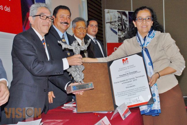 Obtienen facultad de psicología e investigador nicolaita premio estatal de ciencia y tenología.