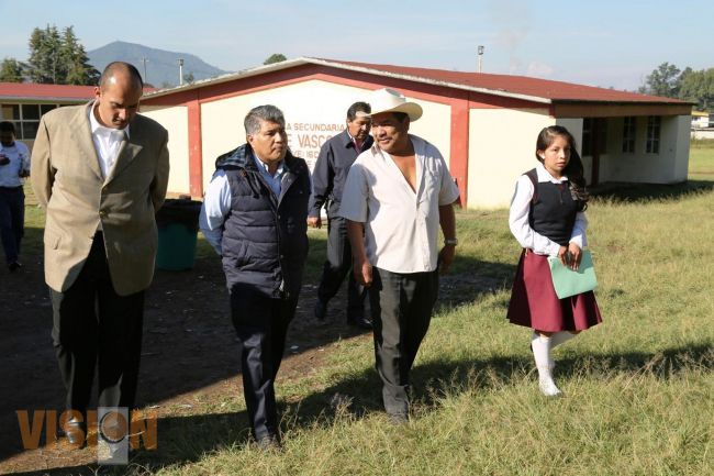 Ofrece SEE apoyo a escuelas de nivel básico en Zitácuaro