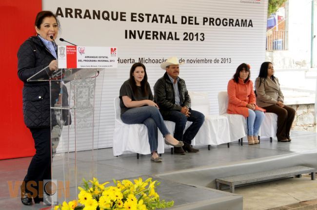 Patricia Mora preside el arranque estatal del programa invernal 2013. 