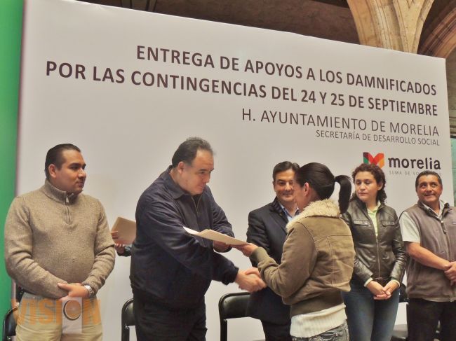 Ayuntamiento entrega apoyo a 169 familias afectadas por las inundaciones de Septiembre.