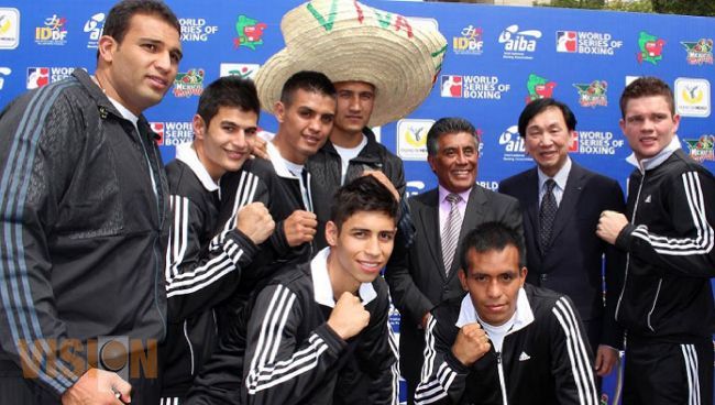 Guerreros de México en el inicio de la Serie Mundial de Boxeo.