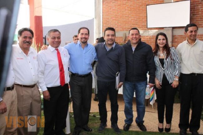 Promoción, capacitación y otros apoyos para  la región Oriente, compromete Monroy García