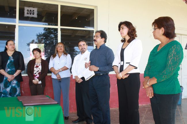 Cobaem, Ayuntamiento de Ario de Rosales y padres de familia aportan para construir más aulas