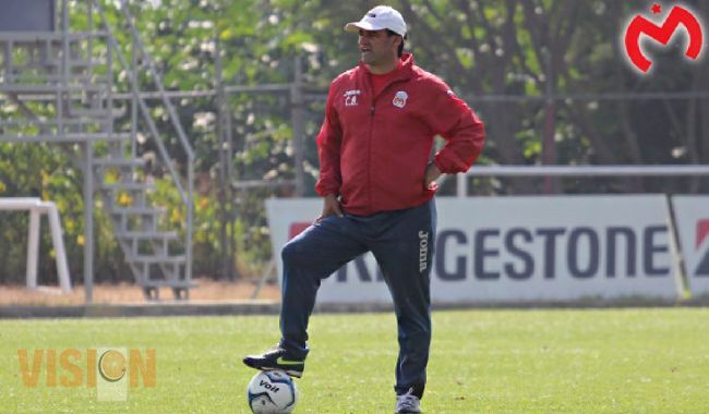 Carlos Bustos quiere un equipo con vocación ofensiva.