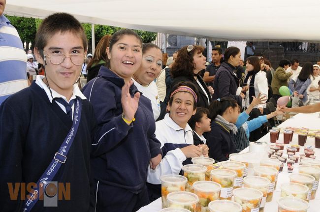 DIF Michoacán promueve convocatoria al premio discapacidad 2013.