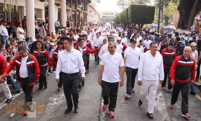 Lucido y en armonía transcurrió desfile del 20 de Noviembre en Uruapan