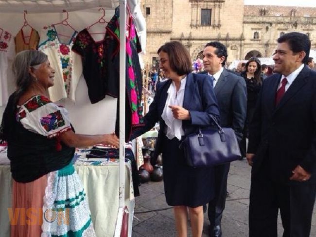 Inauguran Exposición y Muestra artesanal en la Plaza Valladolid