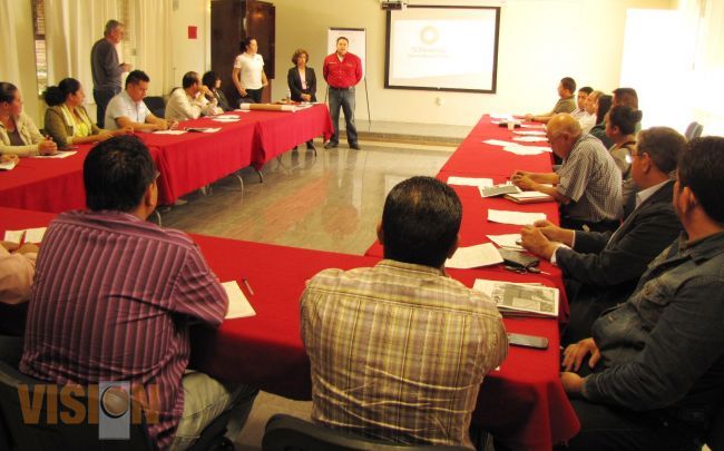 Imparten cursos de técnicas de investigación de mercados 