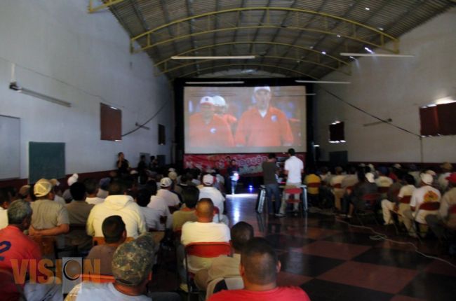 Llevan programa Michoacán de Película a Cereso de la entidad 