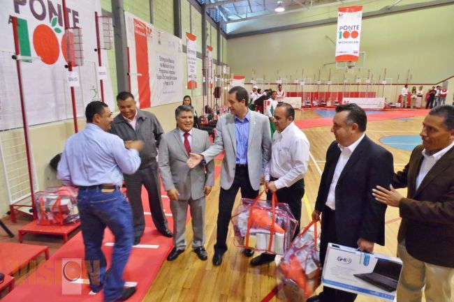 Cecufid entregó material deportivo para el Programa “Ponte al 100”.