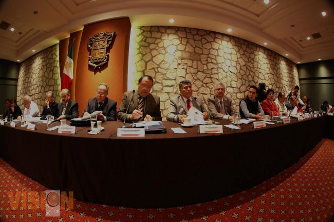 Alcaldesa de Pátzcuaro inicia obra en la colonia Vista Bella