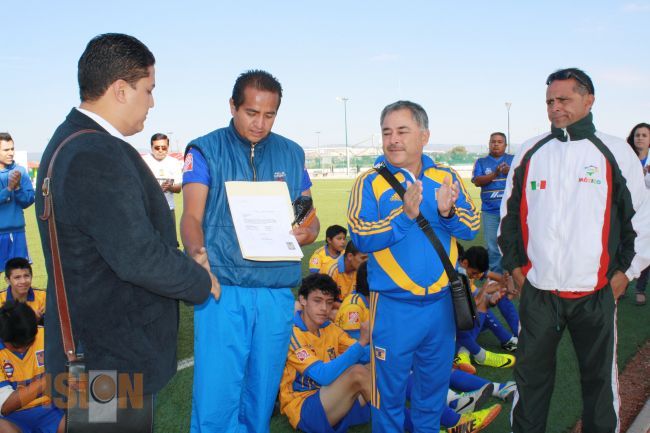 Fue oficializada la Escuela de Futbol “Tigres-Morelia”. 