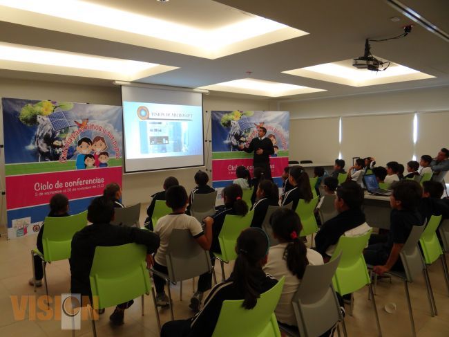 Concluye en Polifórum ciclo de conferencias para niños y papás.