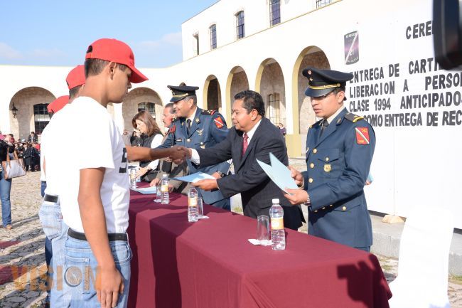 Reciben cartilla militar liberada jóvenes clase 1994.
