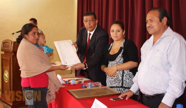 Habitantes de Indaparapeo regularizan su identidad civil.