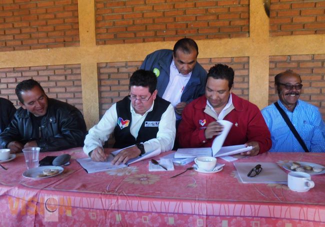 Ayuntamiento y recolectores de basura signan pacto de sectorización.