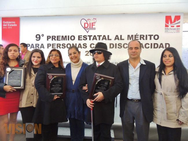 DIF Estatal, entregó el 9° Premio Estatal al Mérito para Personas con Discapacidad.