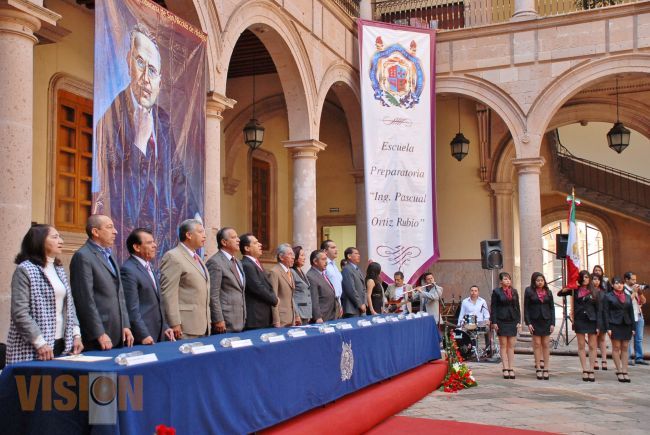 El deber más importante del bachillerato nicolaita es enseñar a los jóvenes a adaptarse al mundo.