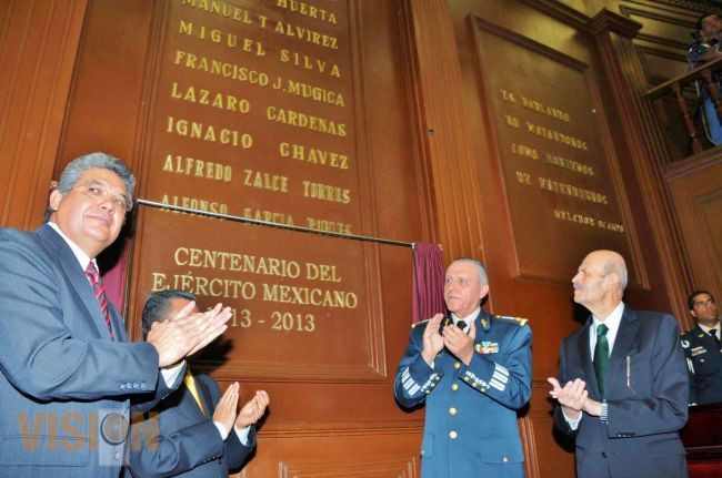 Con letras de oro, develan en el Congreso del Estado placa “Centenario del Ejército Mexicano