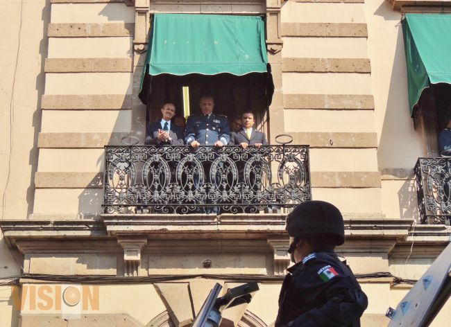 La Policía Estatal, desfila en honor al Centenario del Ejército Mexicano.