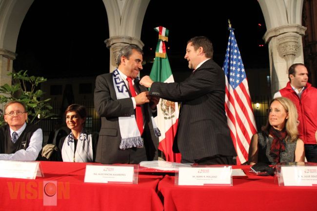 El alcalde de Kansas City dijo que llevará el mensaje que Uruapan impera la Paz y la Armonía.