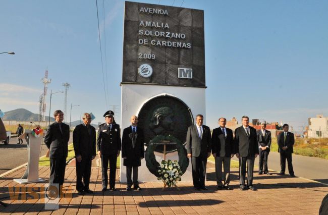 Autoridades Estatales y Municipales, conmemoran 5 aniversario luctuoso de Doña Amalia Solórzano.