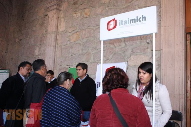 ITAIMICH brinda apoyo a migrantes michoacanos por su derecho de acceso a la información.