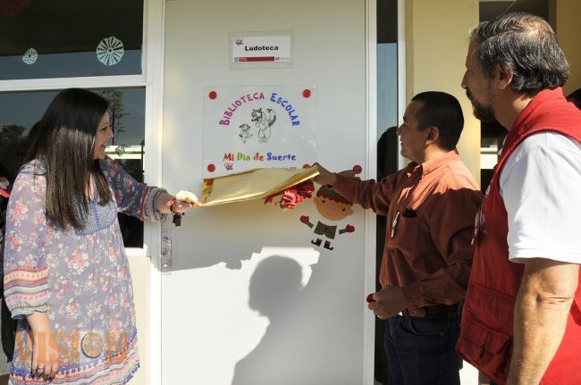 Nelly Sastré inaugura biblioteca escolar en CADI “Juana Pavón”.