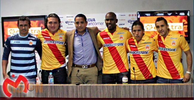 Monarcas presento a sus Refuerzos de cara al Clausura 2014.