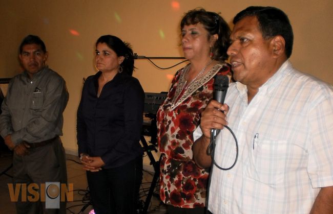 Estrechan relación  laboral, en el DDR