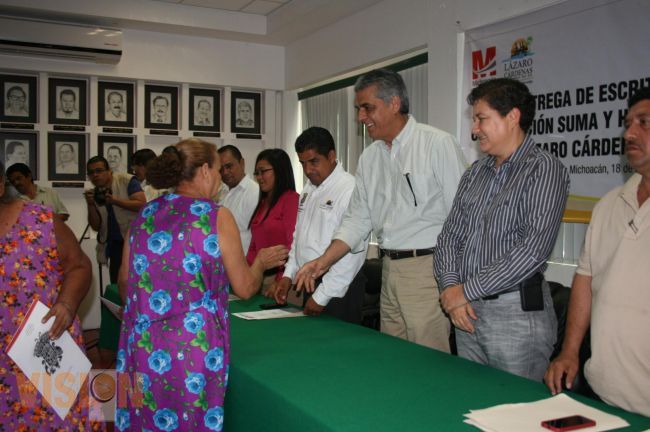 Entregó SUMA más de 2 mil 400 escrituras