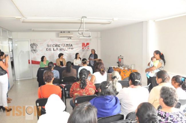Un total de mil 300 mujeres capacitadas en materia de desarrollo económico.
