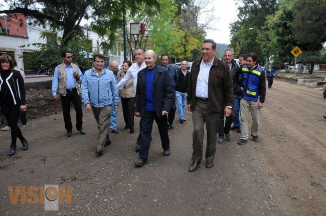 Supervisa Gobernador obras de repavimentación en Ave. Camelinas y Calzada Juárez