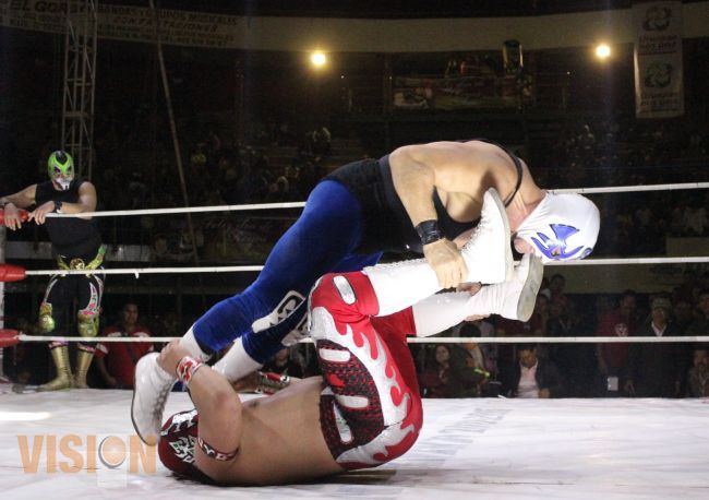 Espectacular función de lucha libre del CMLL en la macarena