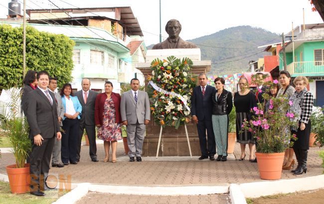 Se conmemoró en Uruapan el 200 aniversario del natalicio de Melchor Ocampo