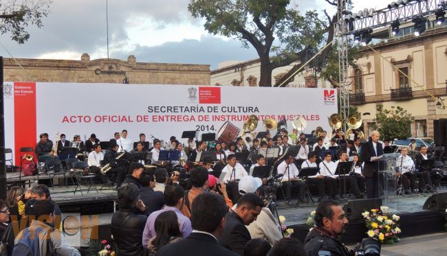 Gobierno del Estado entrega 538 instrumentos musicales para beneficiar a 58 municipios.