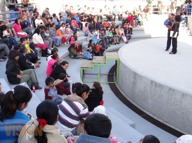 Poliforum Digital Morelia, tambien celebró a los niños este día de reyes.