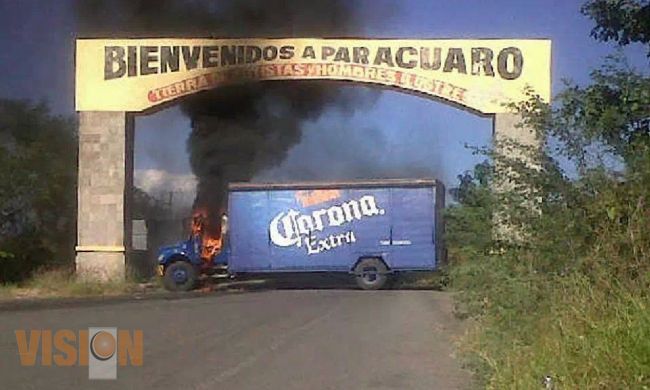 Queman Vehículos en el Municipio de Parácuaro.