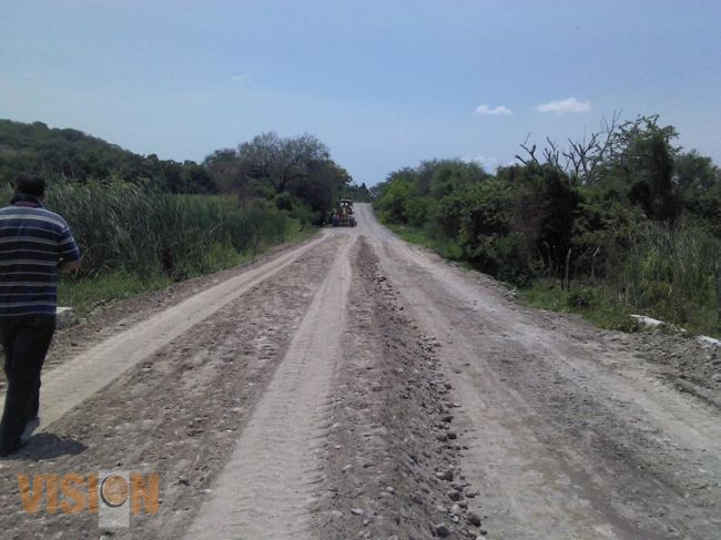 Para Tierra Caliente 81 obras de desarrollo, entre pavimentaciones y construcción de caminos.