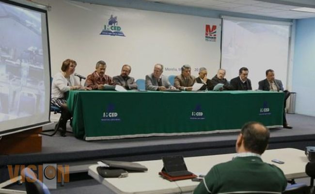 Exhorta secretario de educación al personal a mejorar calidad en procesos de servicios.