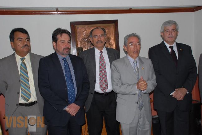 Relevos institucionales en diferentes dependencias de la UMSNH