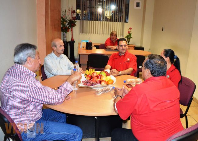 Compromete Fausto Vallejo reactivar economía en Apatzingán donde despachará algunos meses