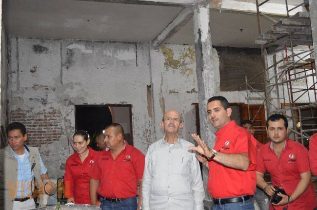 Sostienen encuentro autodefensas y representantes del gobierno