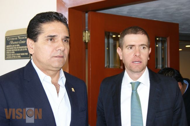 Se reúne Silvano Aureoles con el Comisionado por la Seguridad y Desarrollo Integral de Michoacán.