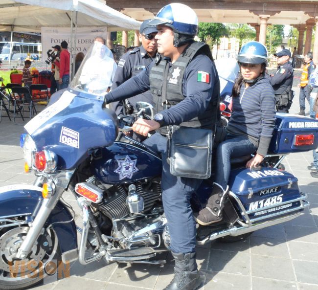 Arranca en Uruapan un día con tu policía