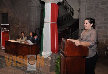 Participan 26 jóvenes en certamen 